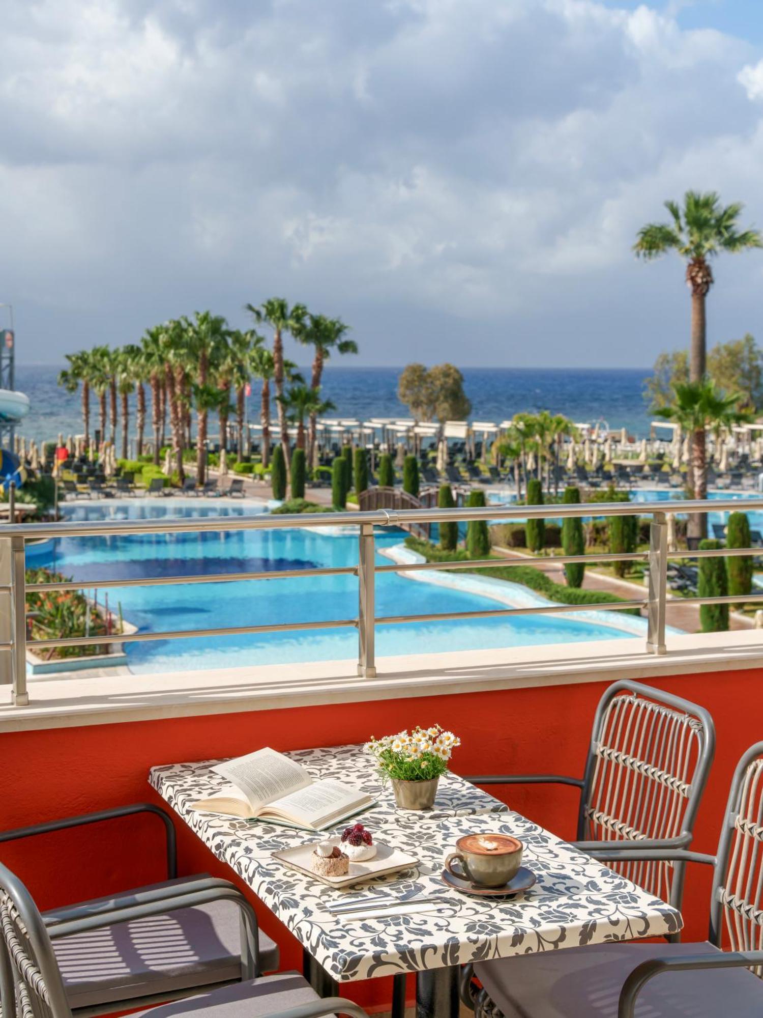Liberty Kusadasi Bagian luar foto